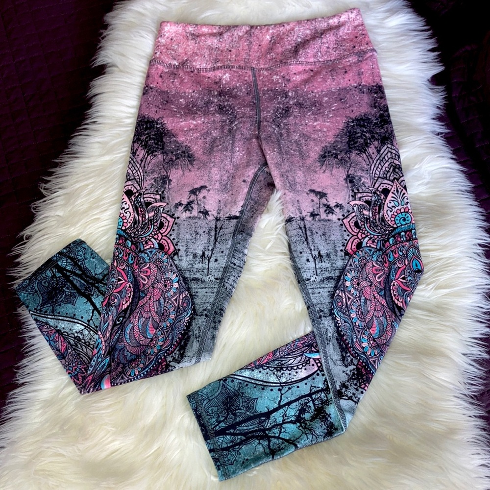 EVCR Boho Tribal Elephant Capri Leggings